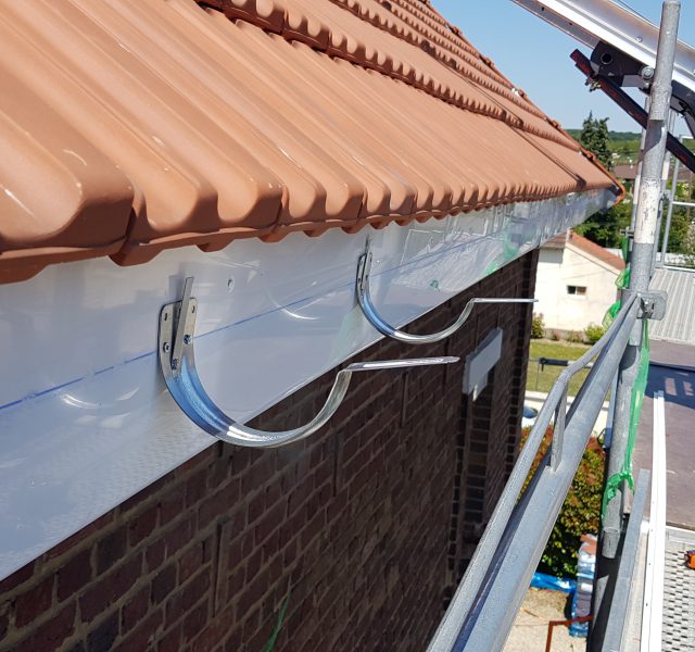 couvreur zingueur 83